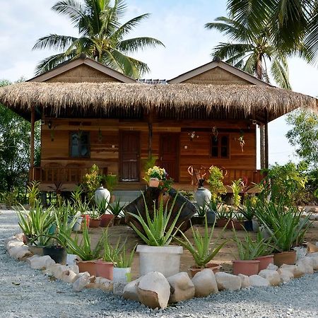 Fish Island Bungalows Кампот Экстерьер фото