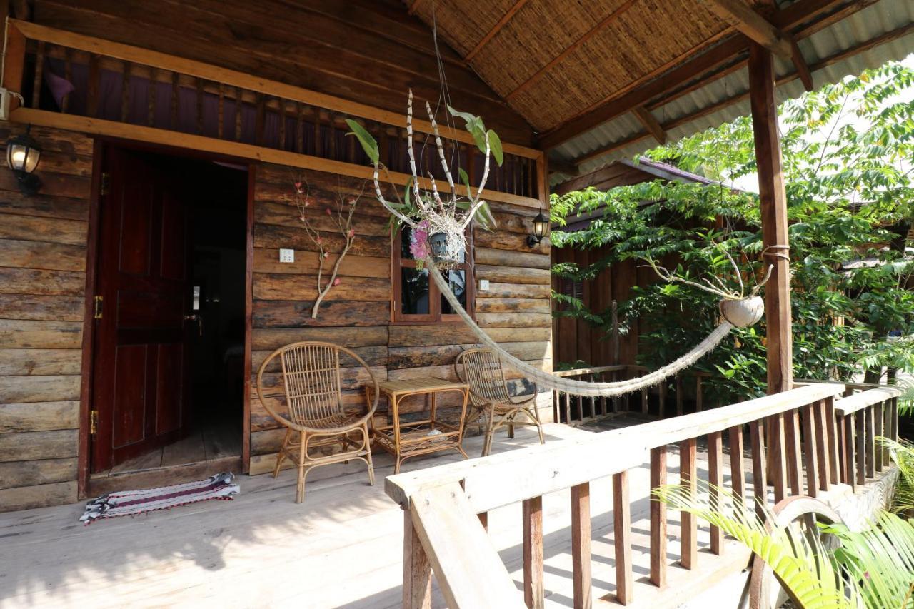 Fish Island Bungalows Кампот Экстерьер фото
